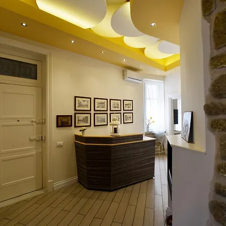 Bed & Breakfast *1*7*4* Via Roma 3*